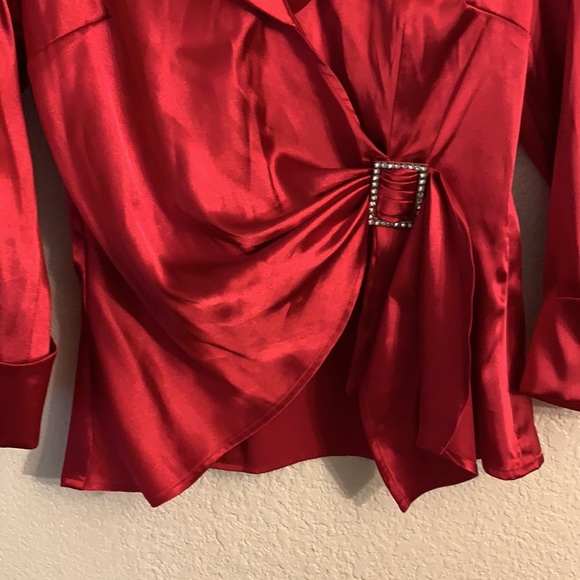 Red blouse - Picture 3 of 4